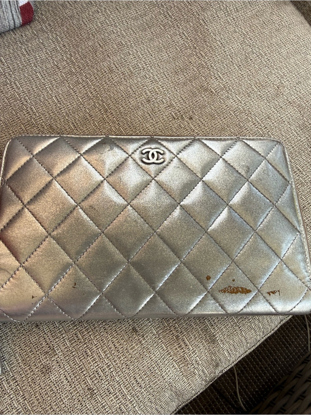 CHANEL Metallic Silver Quilted Wallet- PRICE REDUCED- SEE PHOTOS - Picture 9 of 11